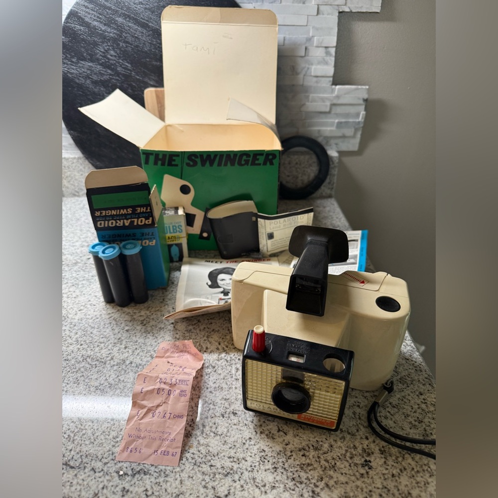 Vintage Polaroid Swinger Model 20 Camera Lot Box‎ Manuals Flashbulbs 1960s